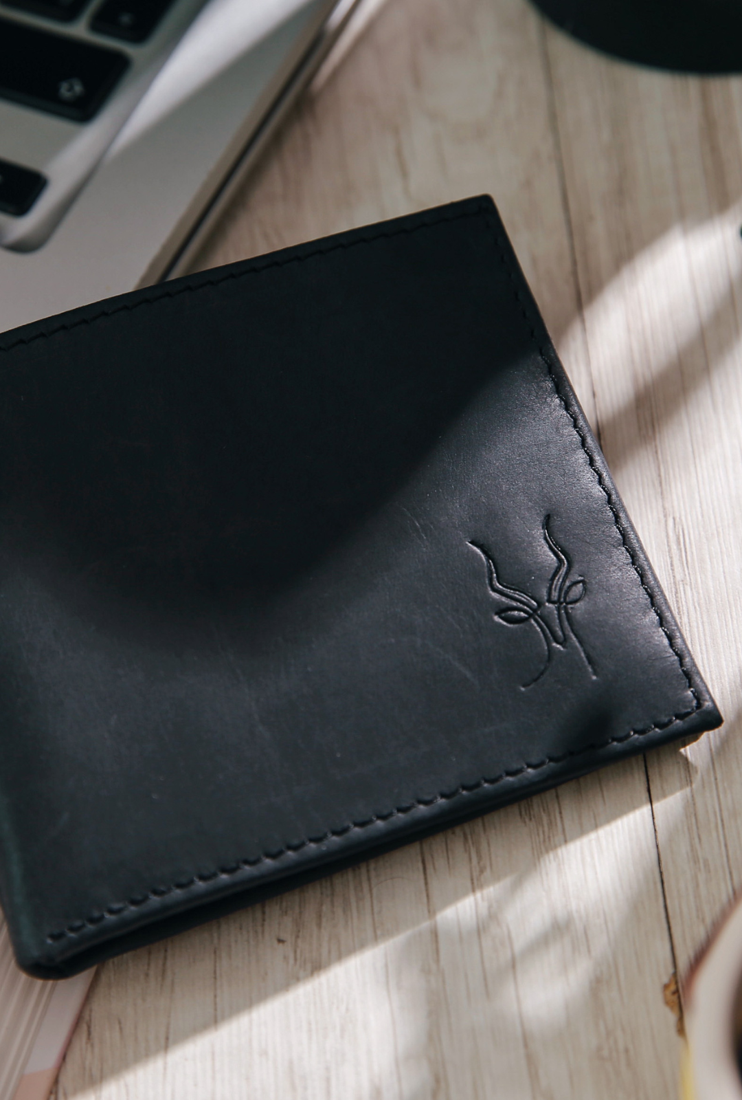 DUSKY BI-FOLD WALLET