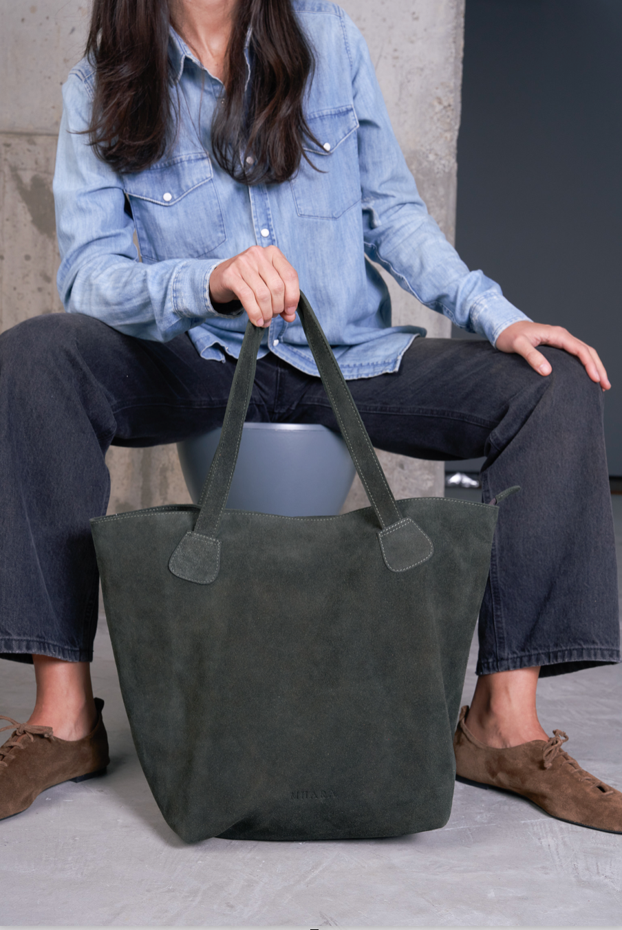 GREEN-PINE LAPTOP TOTE