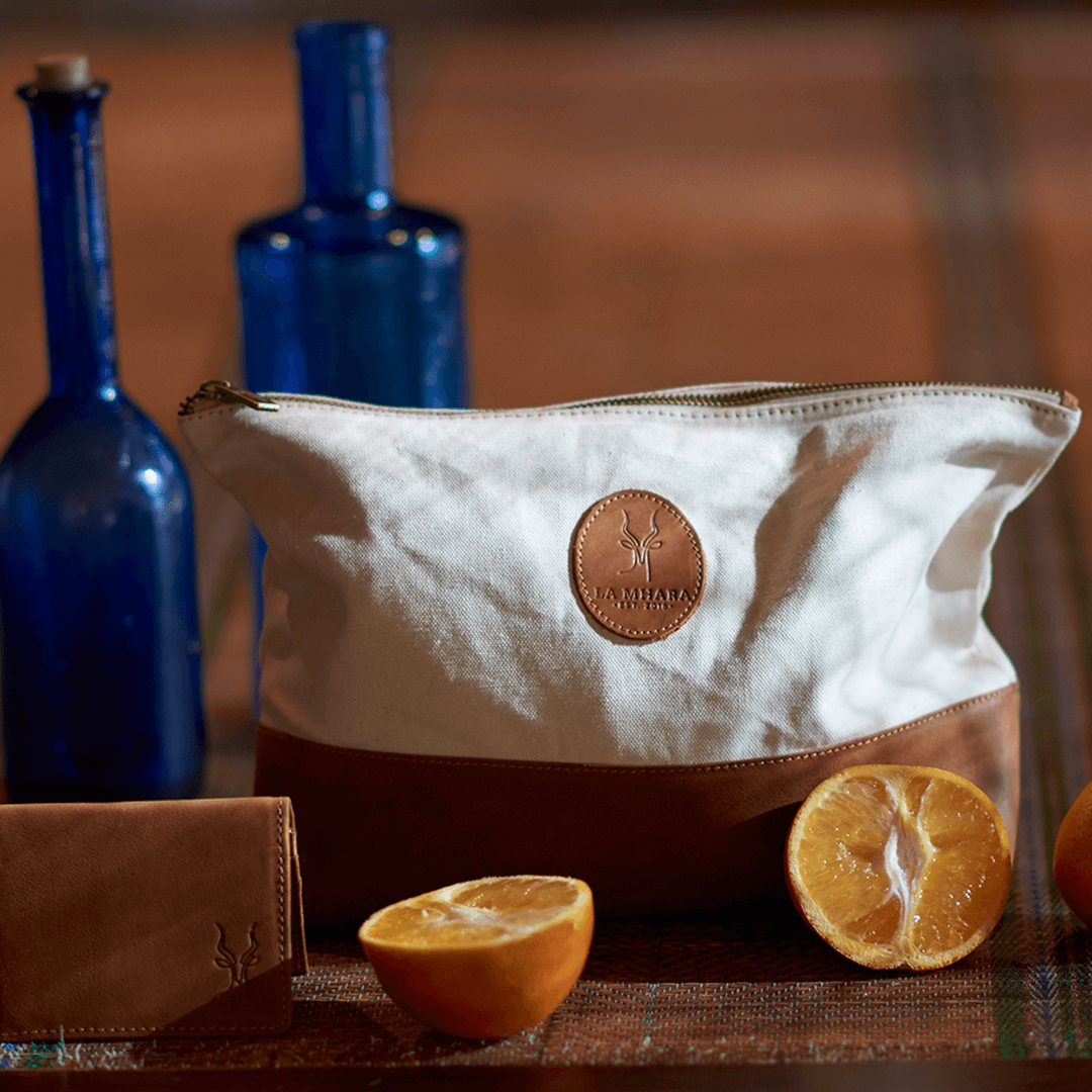 TRAVEL POUCH